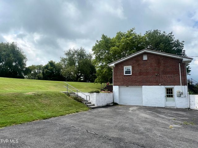 3999 Weaver Pike, Bluff City, TN 37618