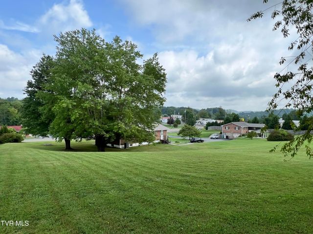 3999 Weaver Pike, Bluff City, TN 37618
