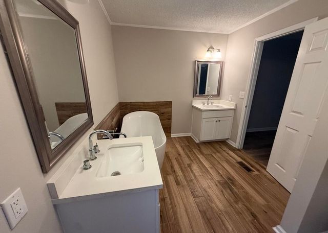 3083 Lake Sue Drive, Crestview, FL 32539