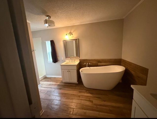 3083 Lake Sue Drive, Crestview, FL 32539