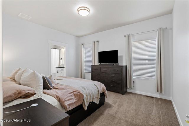 12193 W MOORFIELD AVE, Post Falls, ID 83854