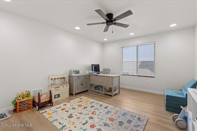 12193 W MOORFIELD AVE, Post Falls, ID 83854