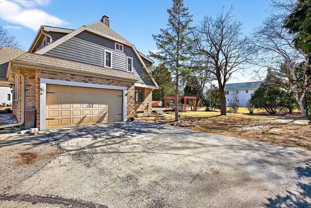 157 OLD ORCHARD LANE, Neenah, WI 54956