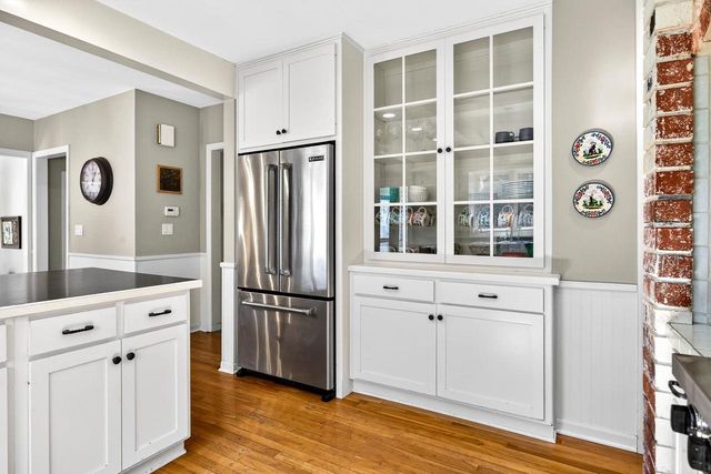 157 OLD ORCHARD LANE, Neenah, WI 54956