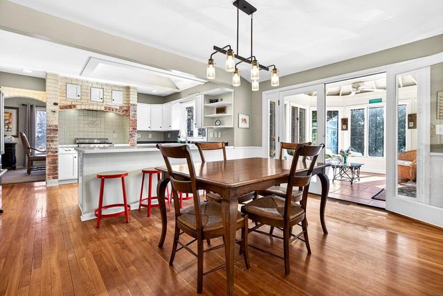 157 OLD ORCHARD LANE, Neenah, WI 54956