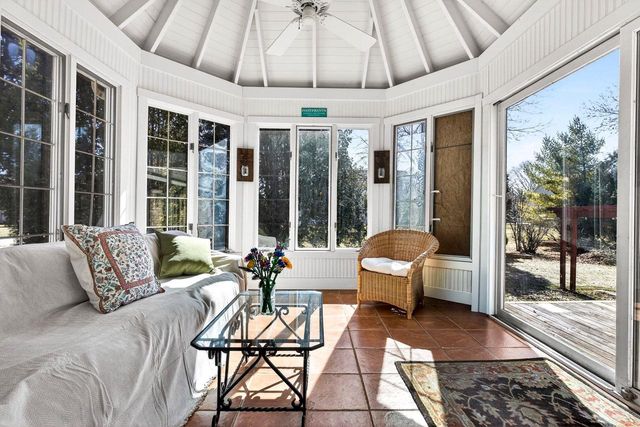 157 OLD ORCHARD LANE, Neenah, WI 54956