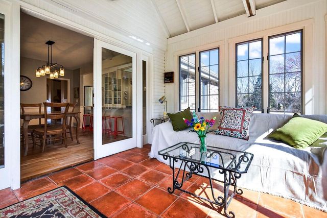 157 OLD ORCHARD LANE, Neenah, WI 54956