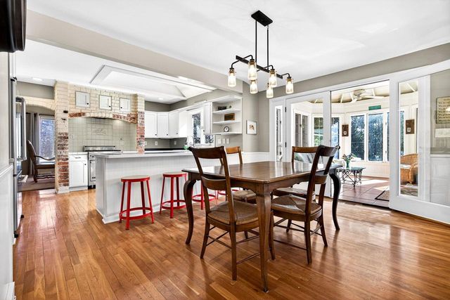 157 OLD ORCHARD LANE, Neenah, WI 54956