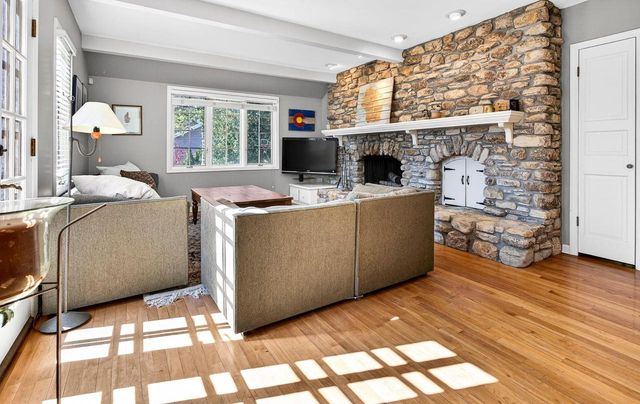 157 OLD ORCHARD LANE, Neenah, WI 54956