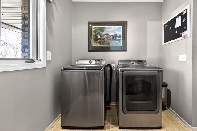 157 OLD ORCHARD LANE, Neenah, WI 54956