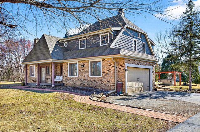 157 OLD ORCHARD LANE, Neenah, WI 54956