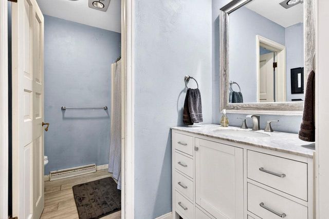 157 OLD ORCHARD LANE, Neenah, WI 54956