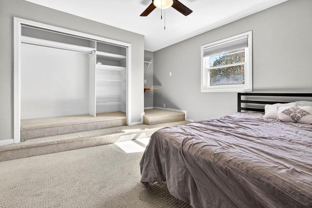 157 OLD ORCHARD LANE, Neenah, WI 54956