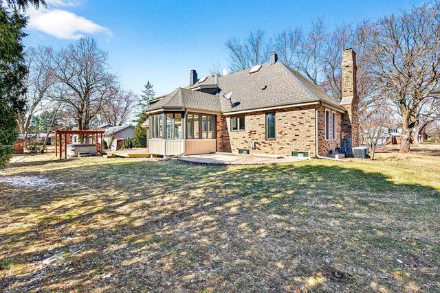 157 OLD ORCHARD LANE, Neenah, WI 54956