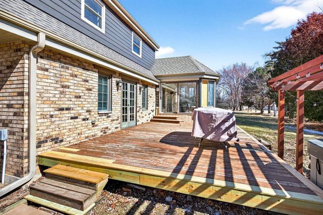 157 OLD ORCHARD LANE, Neenah, WI 54956