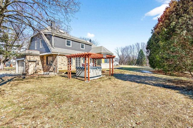 157 OLD ORCHARD LANE, Neenah, WI 54956