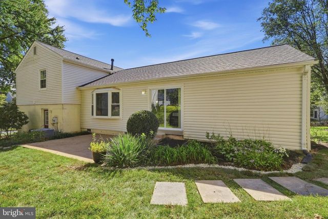 5215 LIGHTHORNE RD, Burke, VA 22015