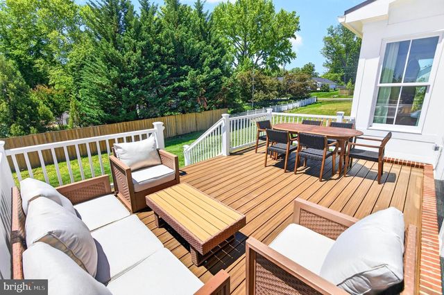 327 RUNNER STONE CT NW, Leesburg, VA 20176