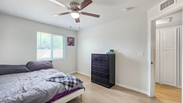 8012 W HIGHLAND Avenue, Phoenix, AZ 85033
