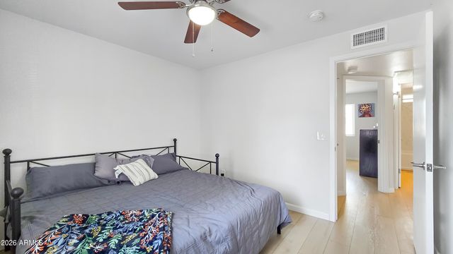 8012 W HIGHLAND Avenue, Phoenix, AZ 85033