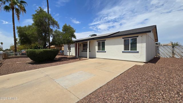 8012 W HIGHLAND Avenue, Phoenix, AZ 85033