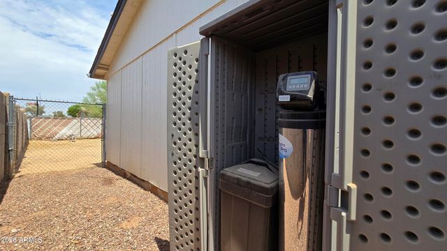 8012 W HIGHLAND Avenue, Phoenix, AZ 85033