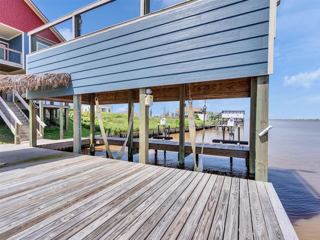 1453 County Road 230, Sargent, TX 77414