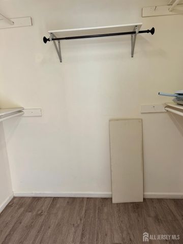 809 Woodhaven Drive, Edison, NJ 08817