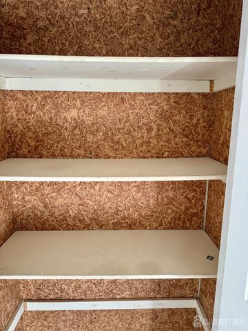 809 Woodhaven Drive, Edison, NJ 08817