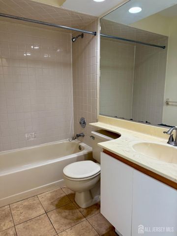 809 Woodhaven Drive, Edison, NJ 08817