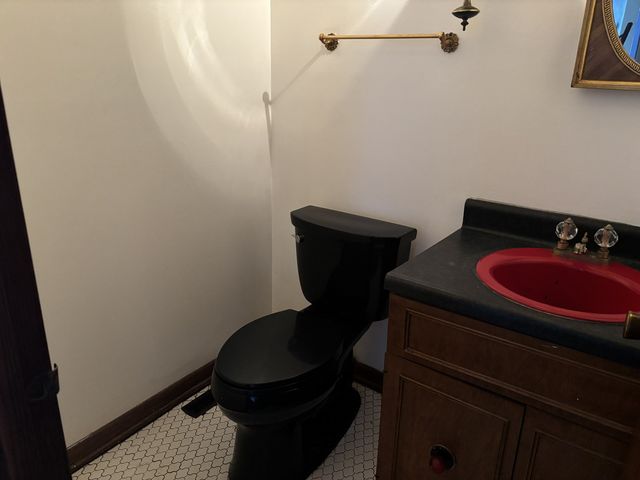 838 E 163rd Place, South Holland, IL 60473