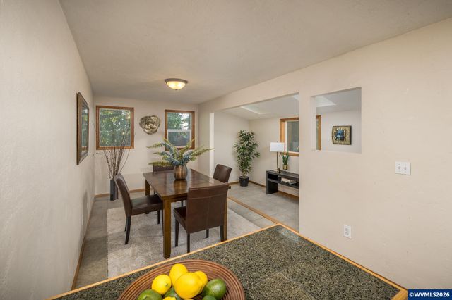 1520 Laurel Heights Dr NW, Albany, OR 97321