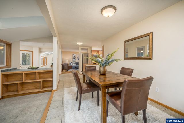 1520 Laurel Heights Dr NW, Albany, OR 97321
