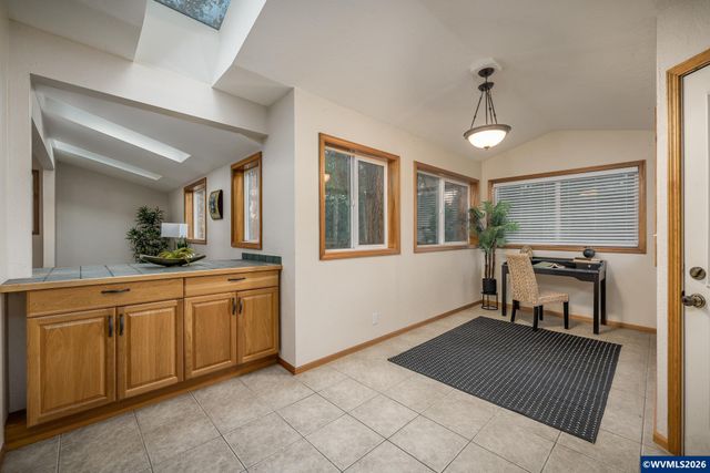 1520 Laurel Heights Dr NW, Albany, OR 97321