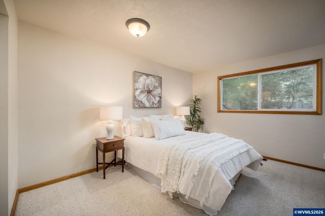 1520 Laurel Heights Dr NW, Albany, OR 97321