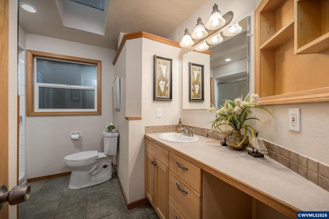 1520 Laurel Heights Dr NW, Albany, OR 97321