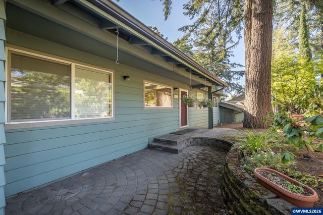 1520 Laurel Heights Dr NW, Albany, OR 97321
