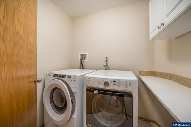 1520 Laurel Heights Dr NW, Albany, OR 97321