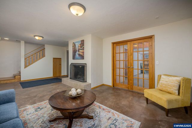 1520 Laurel Heights Dr NW, Albany, OR 97321