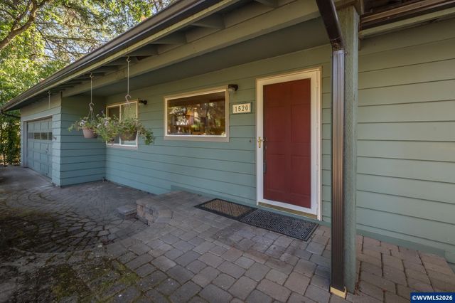 1520 Laurel Heights Dr NW, Albany, OR 97321