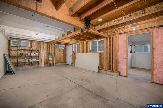 1520 Laurel Heights Dr NW, Albany, OR 97321