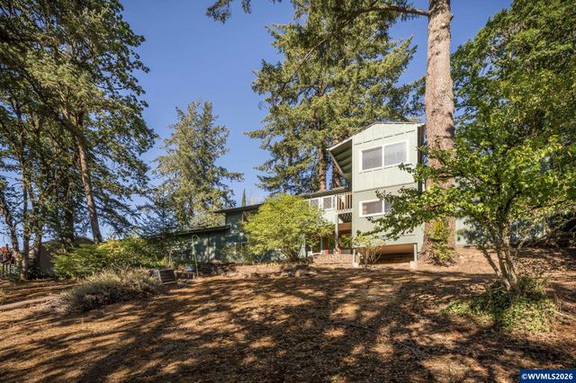 1520 Laurel Heights Dr NW, Albany, OR 97321
