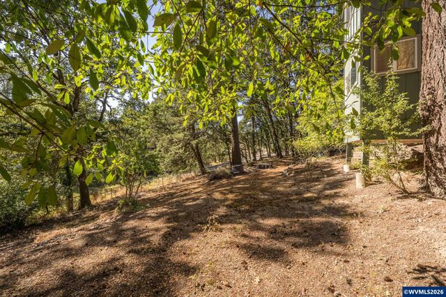 1520 Laurel Heights Dr NW, Albany, OR 97321