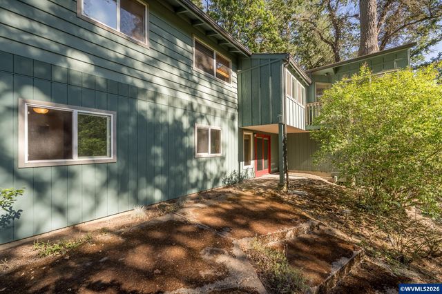 1520 Laurel Heights Dr NW, Albany, OR 97321