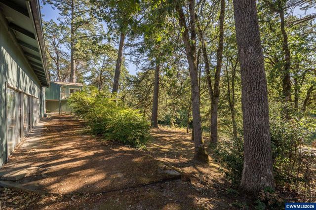 1520 Laurel Heights Dr NW, Albany, OR 97321