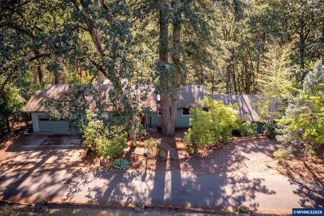 1520 Laurel Heights Dr NW, Albany, OR 97321