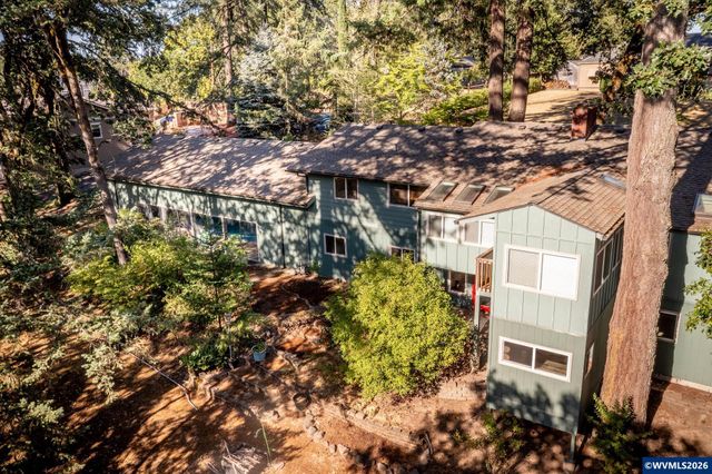 1520 Laurel Heights Dr NW, Albany, OR 97321