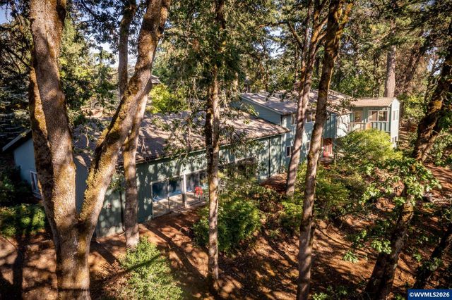 1520 Laurel Heights Dr NW, Albany, OR 97321