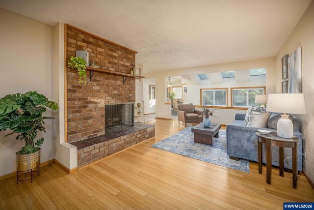 1520 Laurel Heights Dr NW, Albany, OR 97321