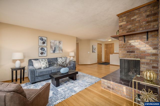 1520 Laurel Heights Dr NW, Albany, OR 97321
